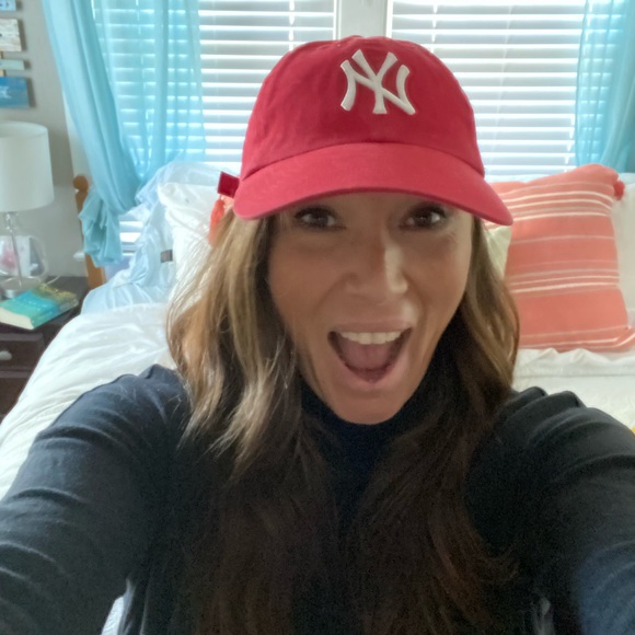 Meet your Posher, Laura - Picture 1 of 1